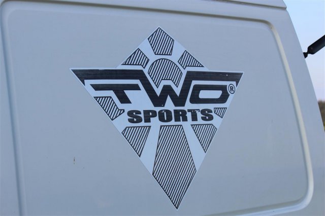 two_sports_bus_logo_old